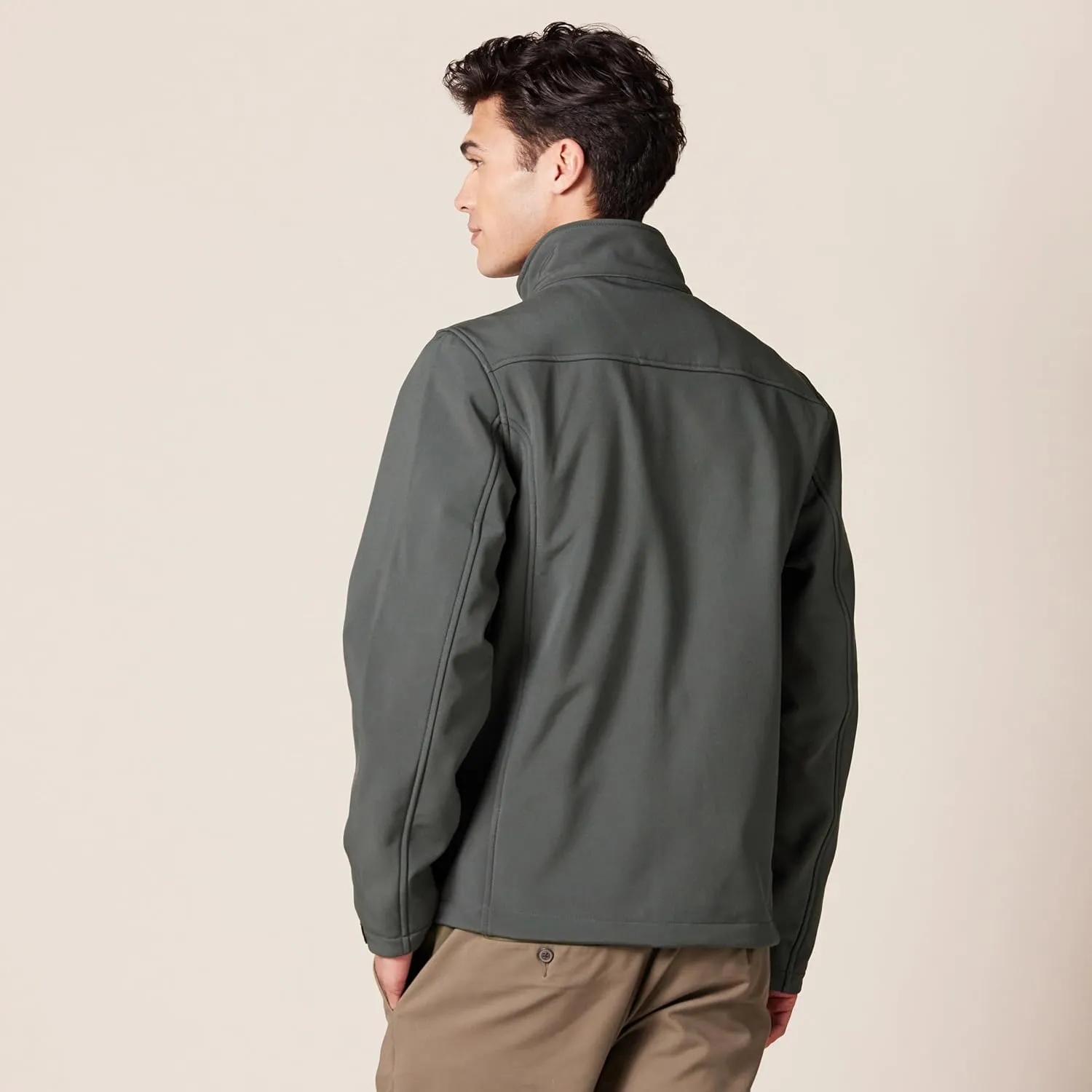 Amazon Essentials Men's Water-Resistant Softshell Jacket
