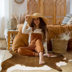 BENRON Faux Cowhide Rug Accent Western Rug Ultra-Thin Cow Print Rug 3x4 Cow Hide Rug Cute Animal Rugs for Bedroom Living Room Man Cave Carpets, Khaki Brown