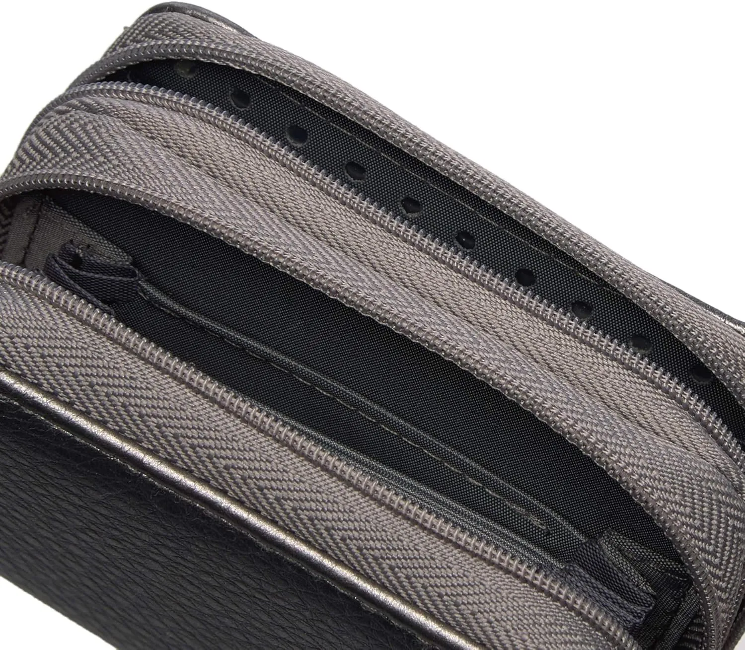 Buxton Pebble Wizard Wallet