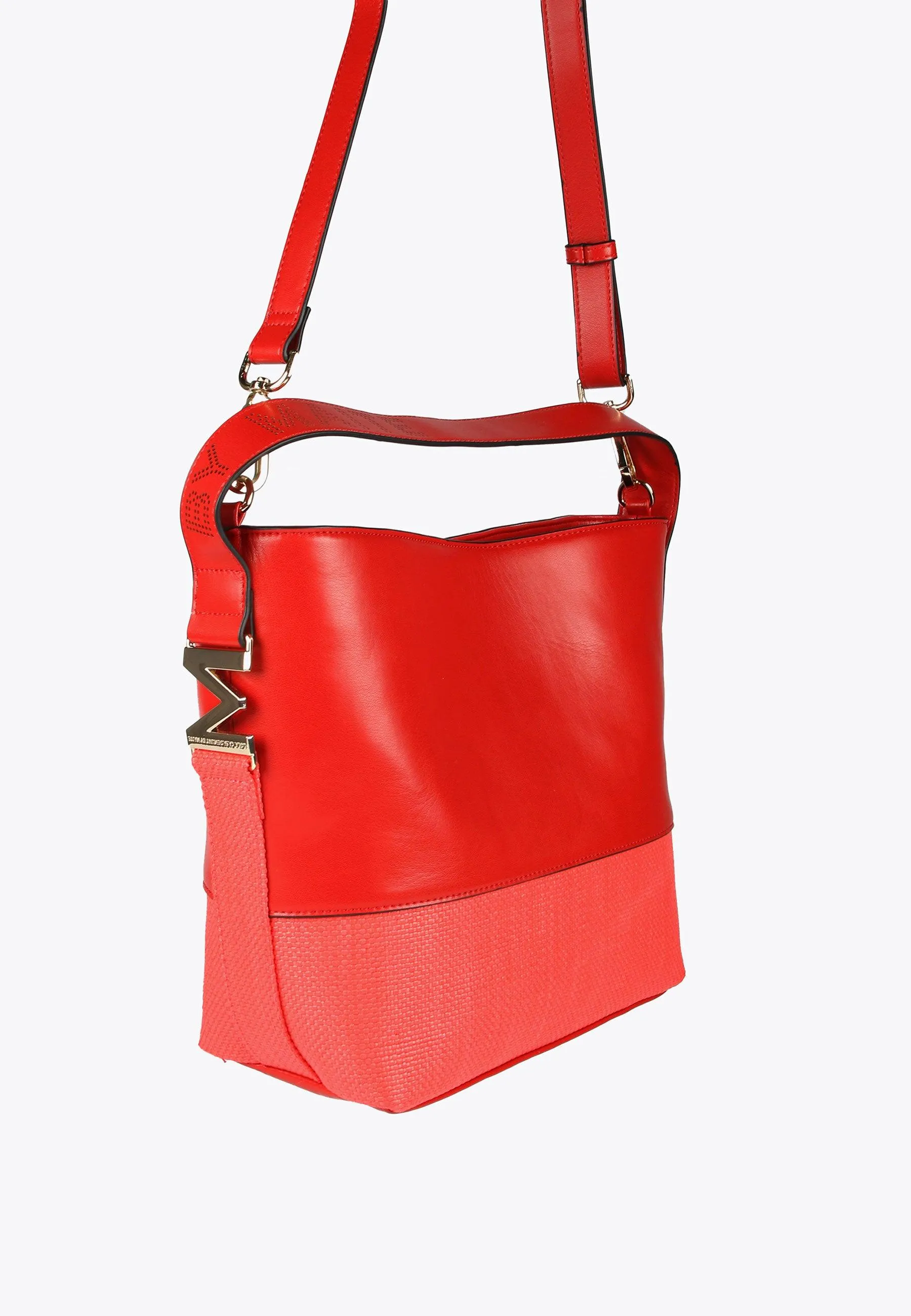 Crossbody bag in contrasting materials