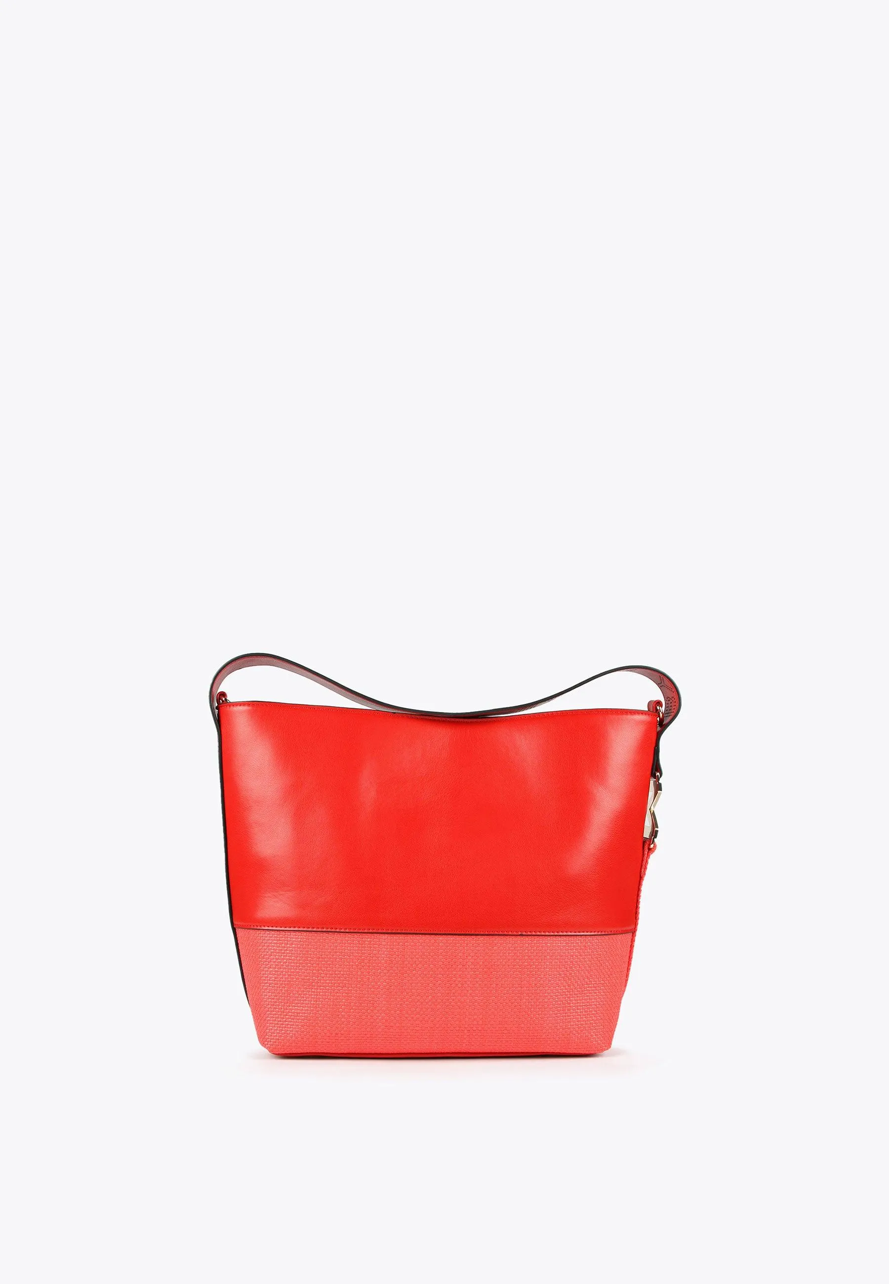 Crossbody bag in contrasting materials