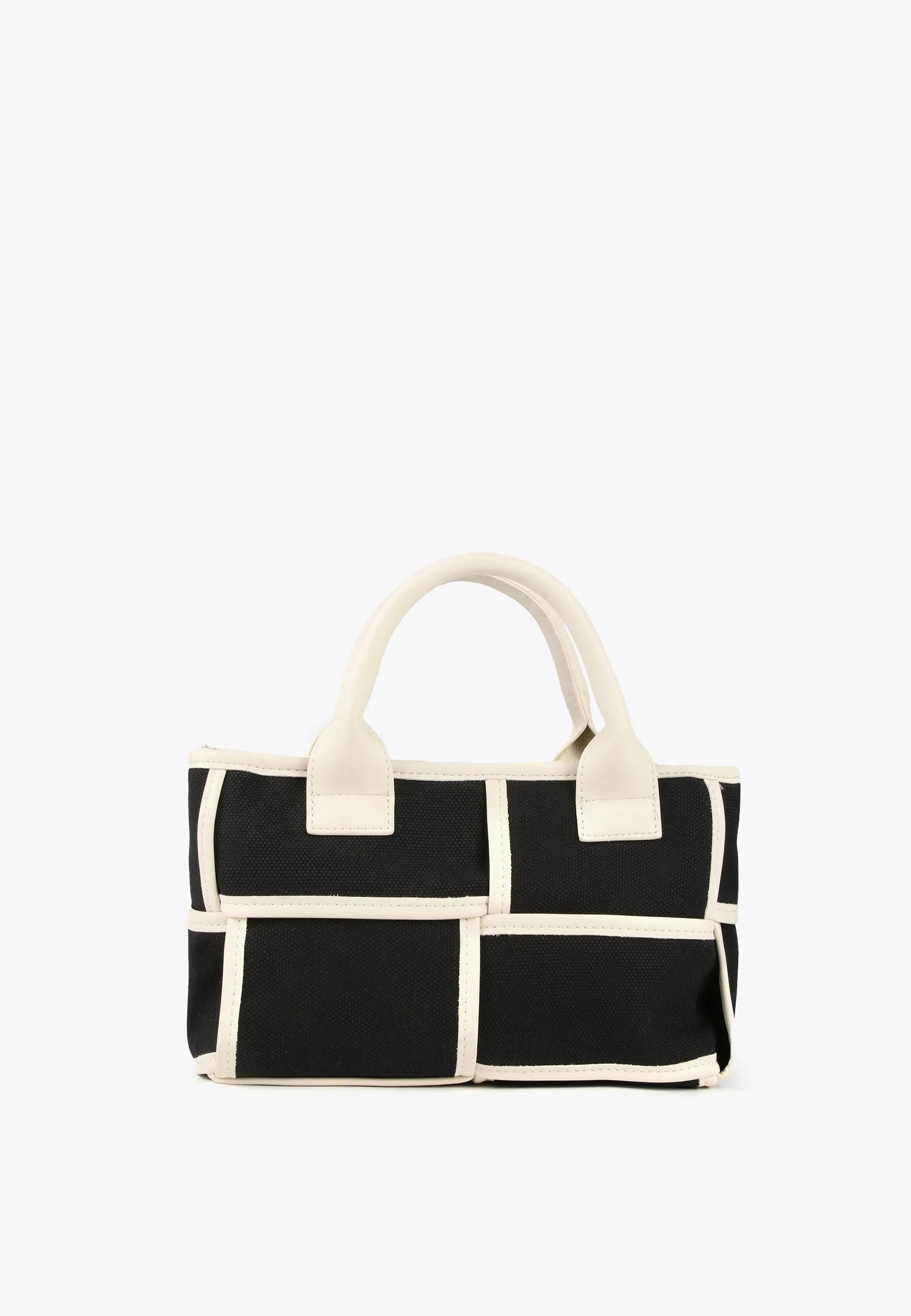 Crossbody bag with contrasting details