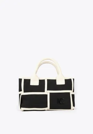 Crossbody bag with contrasting details