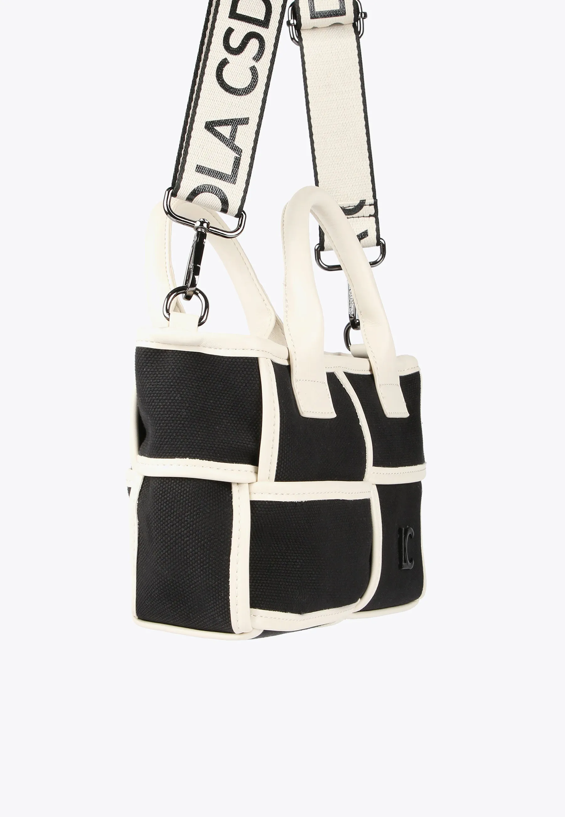 Crossbody bag with contrasting details
