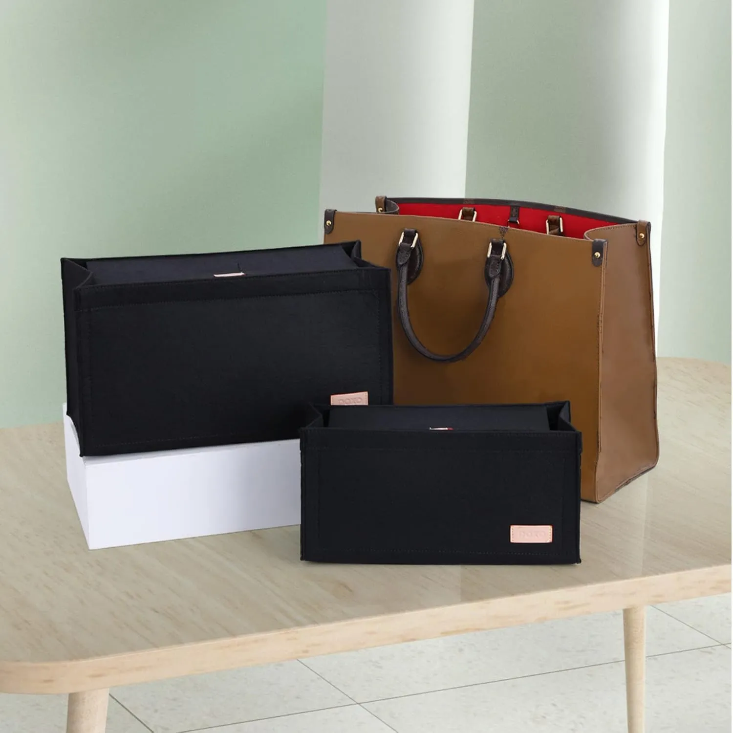 Doxo Purse Organizer Insert, Felt Bag Organizer Insert with Zipper, Tote Organizer Perfect for Lv Onthego MM & D Book Tote Medium (Black-With Cover, L)