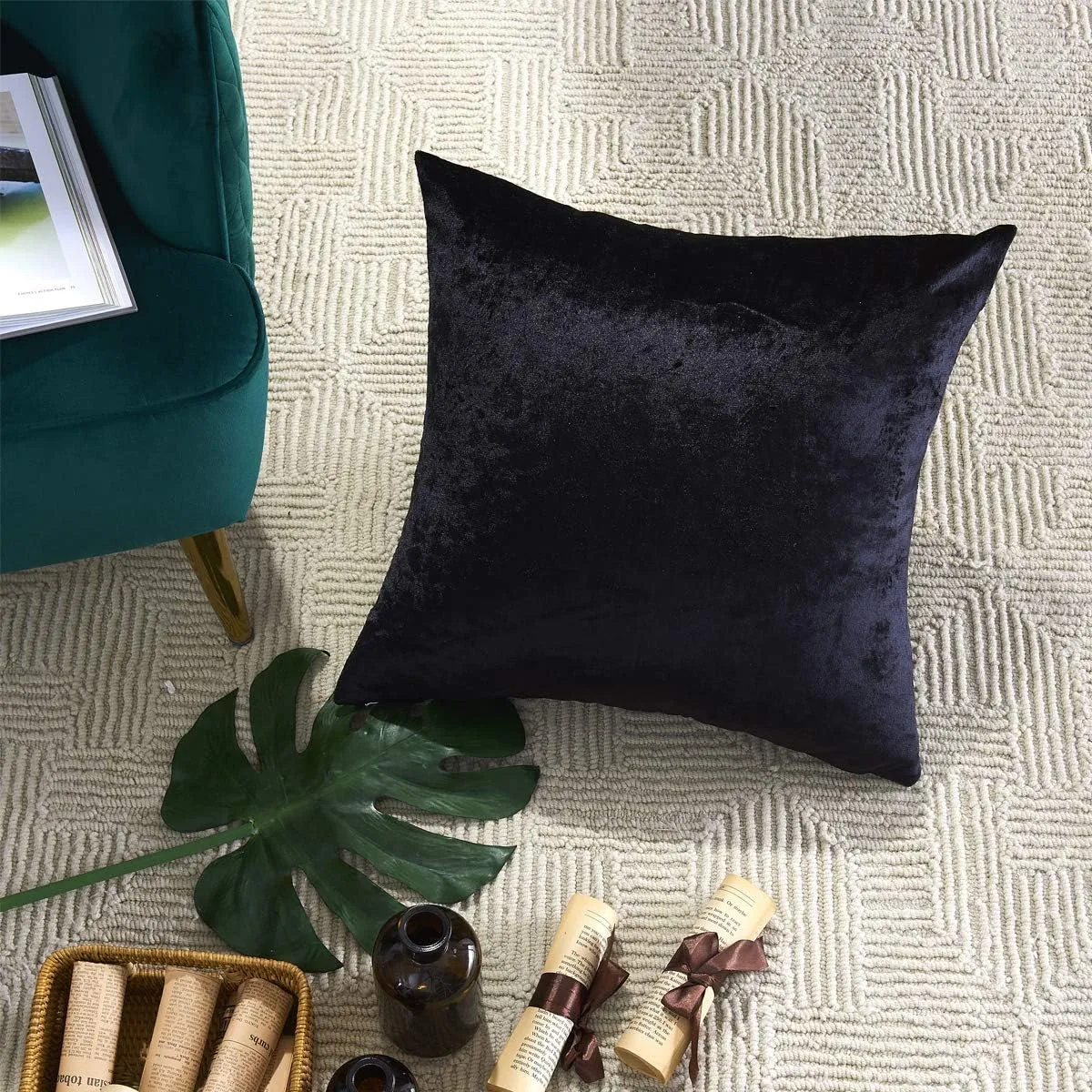GIGIZAZA Black Velvet Decorative Throw Pillow Covers Cushion Cover Set of 4 Yellow Luxury Pillow Cases for Sofa (18x18inch(45x45cm)-4pcs, Black)