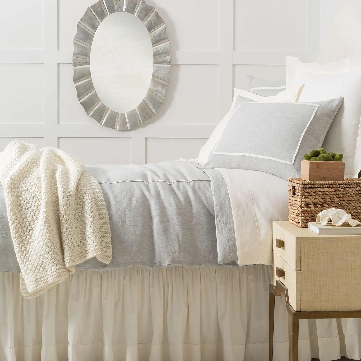 Keaton Linen Sky Duvet Sham, King Size, Sky Blue/Blue Solid Pattern