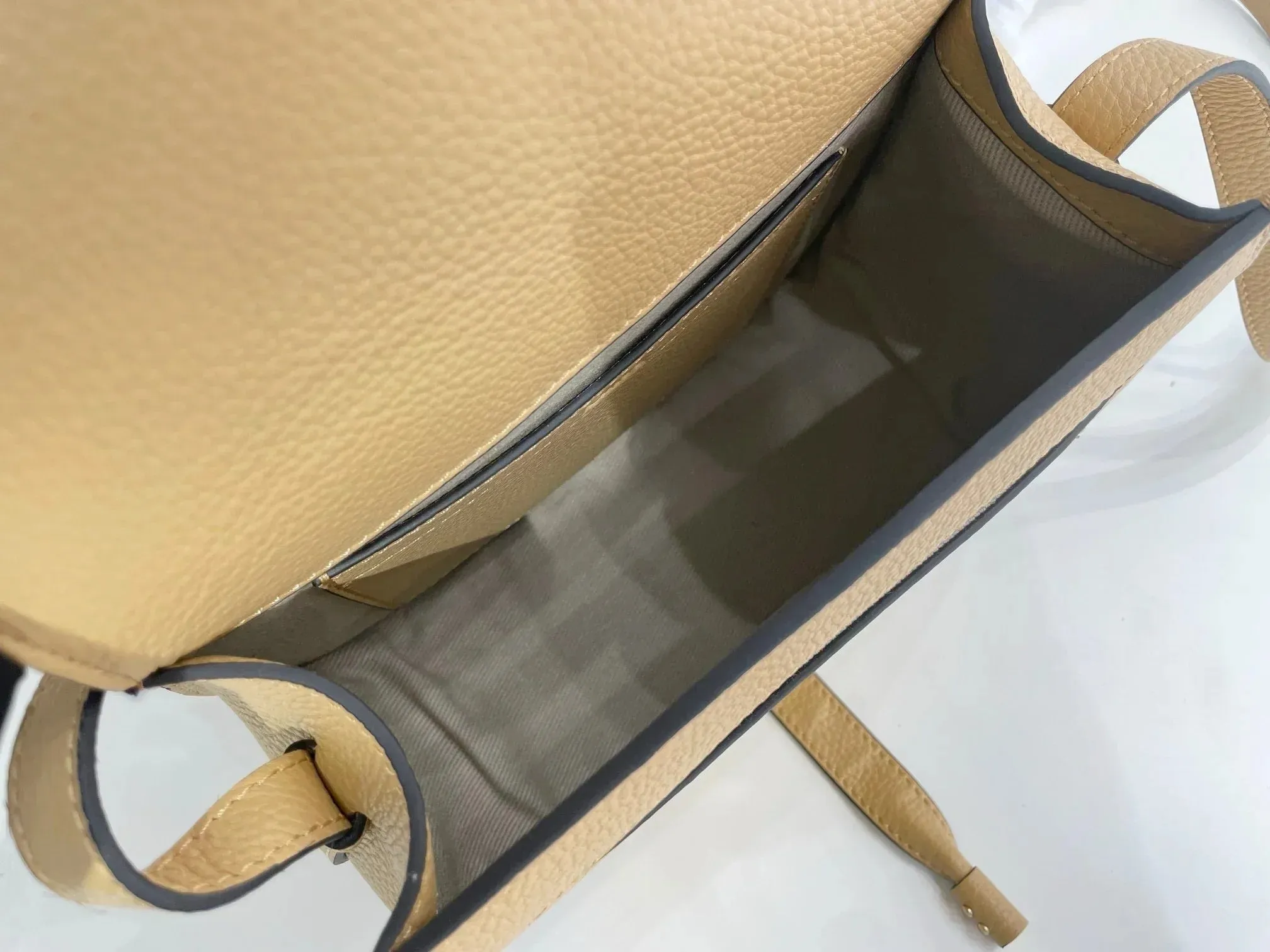 Leather crossbody bag