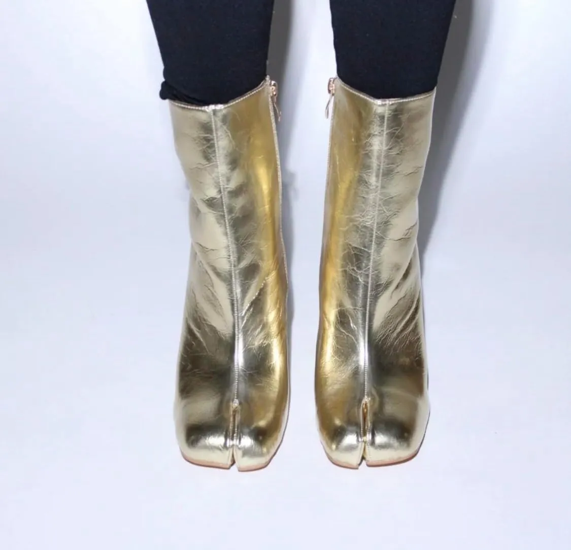 Liliana Mahomes-1 Womens Split Toe Tabi Boots Chunky Block Heel Ankle Booties