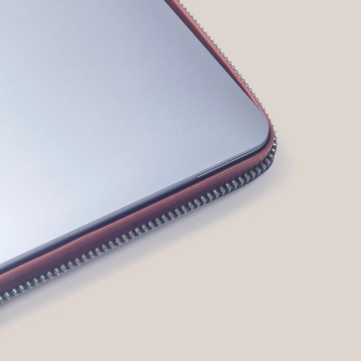MacBook Pro 13 Zippered Laptop Case - Burnt Tobacco