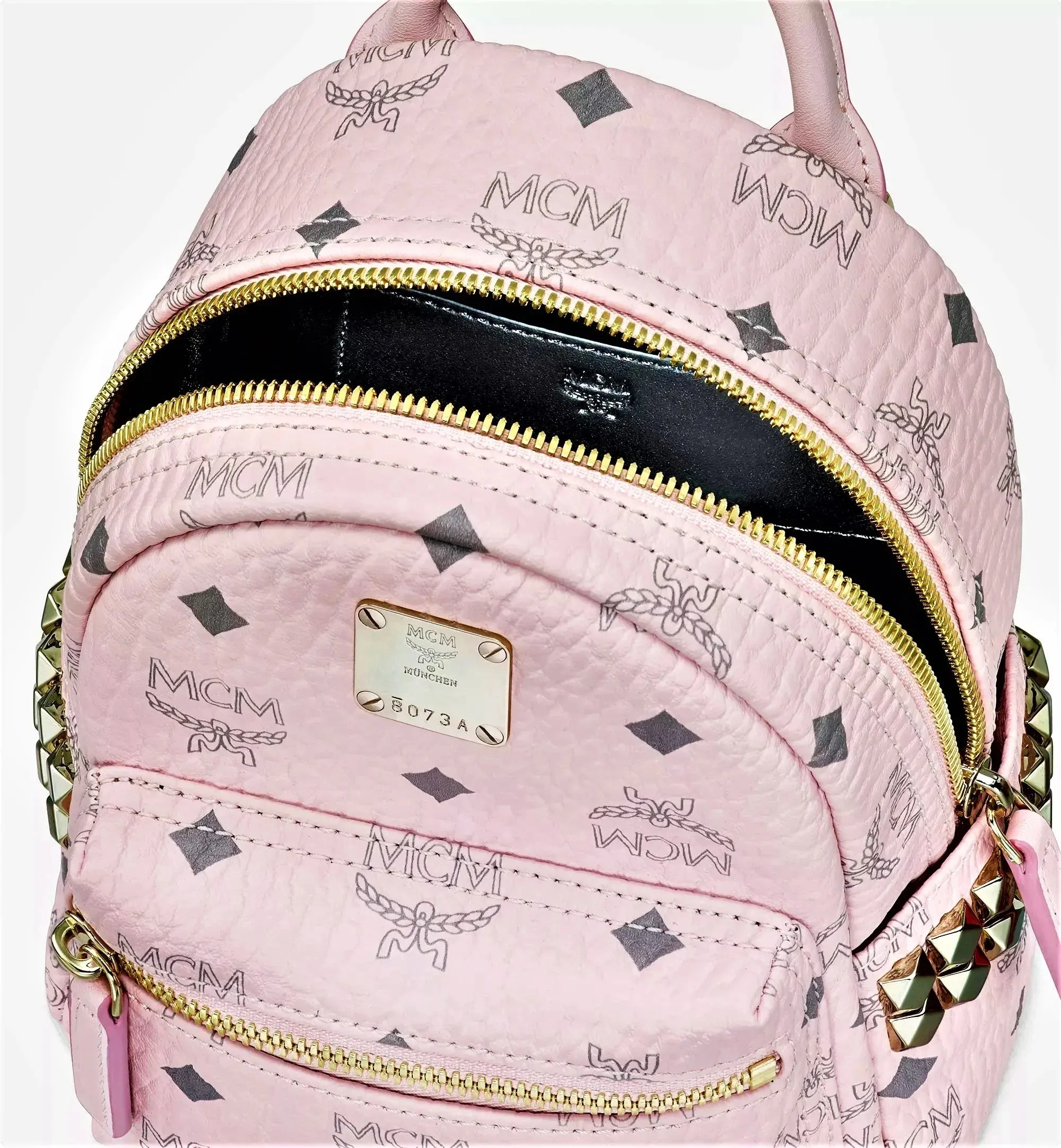 MCM BACKPACK (10)