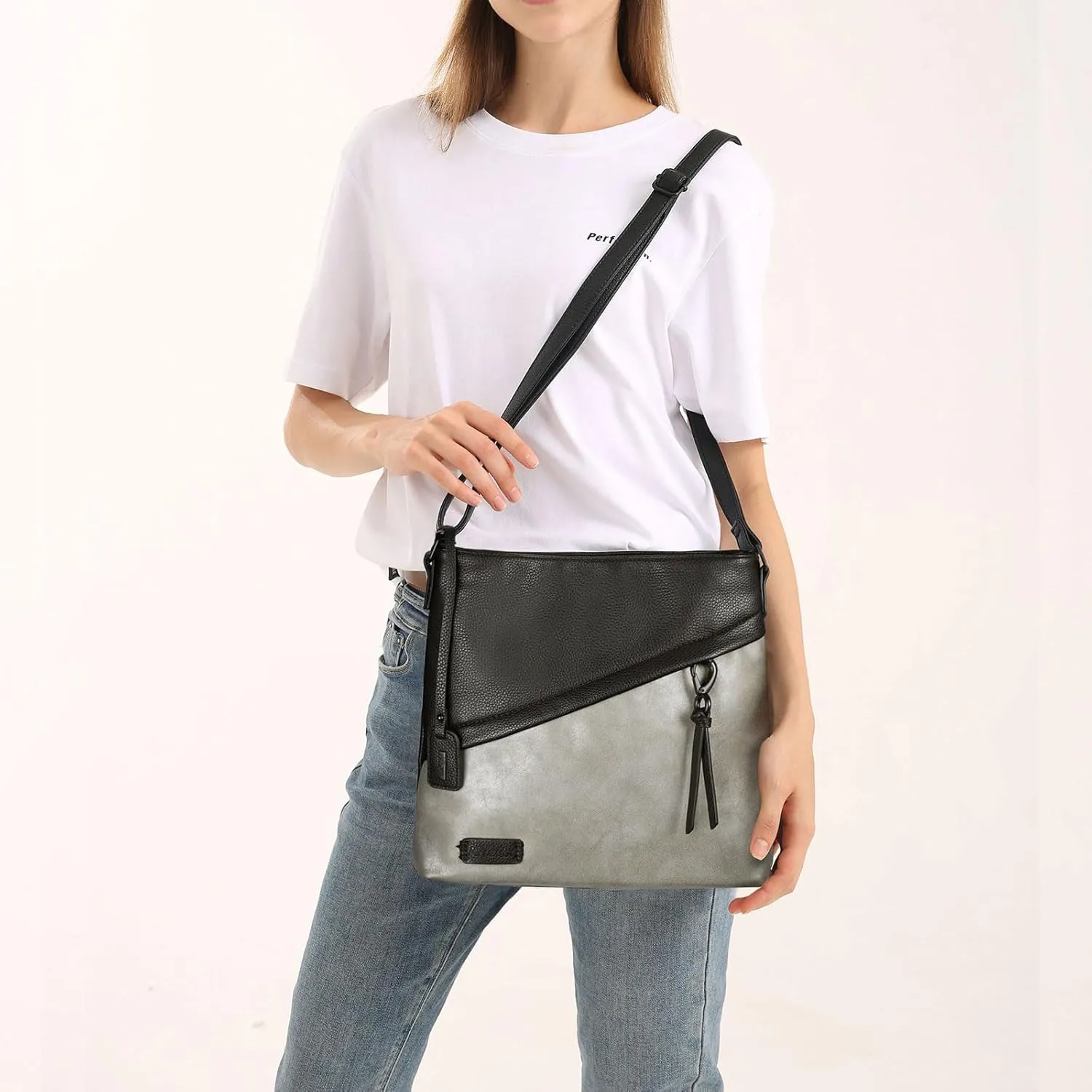 Medium Crossbody Bags for Women Trendy, Leather Cross Body Bag Purses and Travel Shoulder bag with Multi Pockets