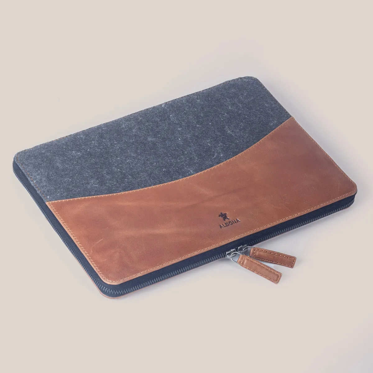 Microsoft Surface Zippered Laptop Case - Vintage Tan