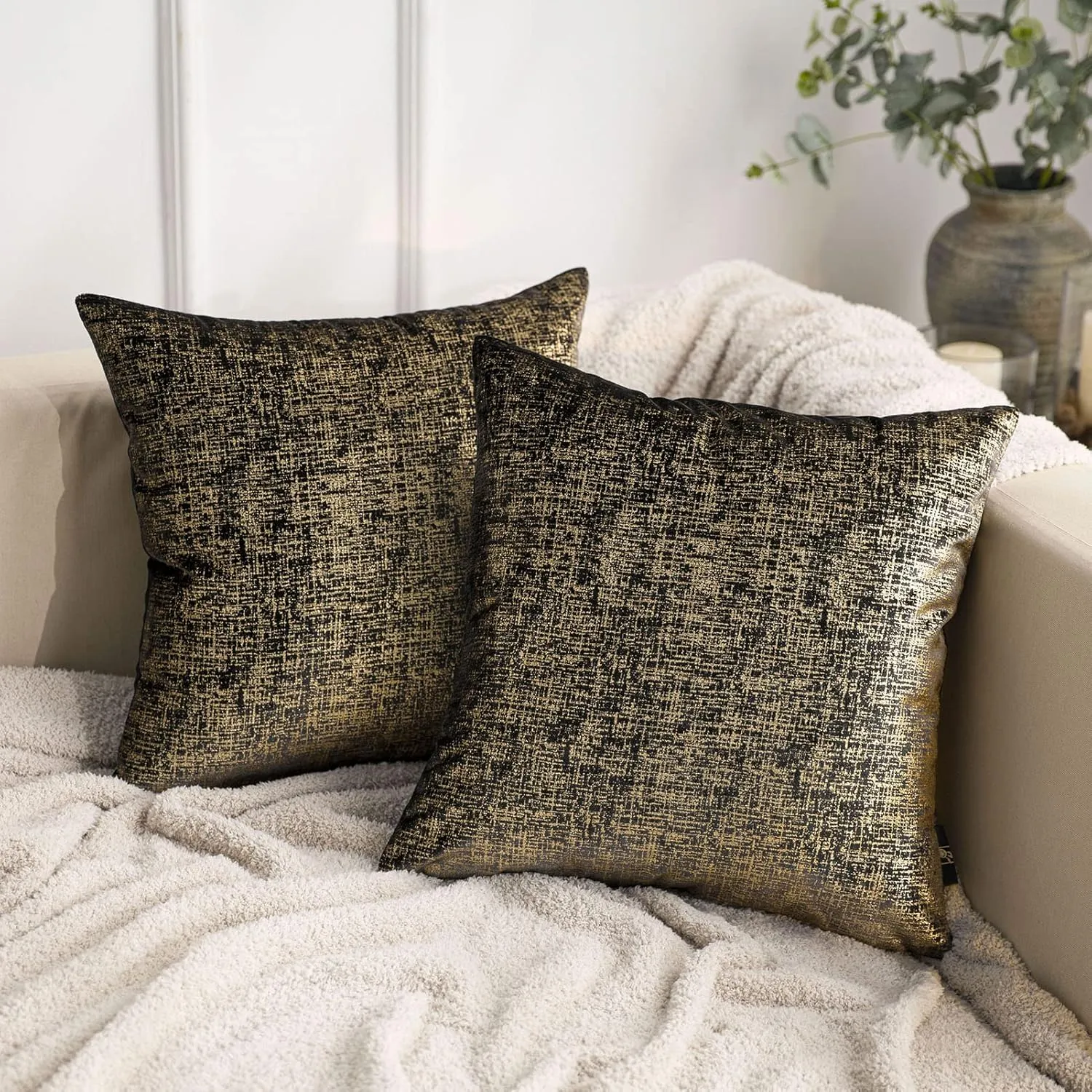 Phantoscope Pack of 2 Sparkling Velvet Geometric-Pattern Throw Decorative Pillow Cover Soft Gold Glitter Square Cushion Cover Pillowcase for Couch Bed and Chair, Black, 18 x 18 inches, 45 x 45 cm
