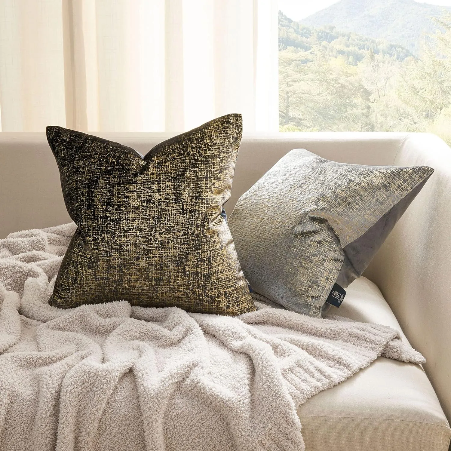 Phantoscope Pack of 2 Sparkling Velvet Geometric-Pattern Throw Decorative Pillow Cover Soft Gold Glitter Square Cushion Cover Pillowcase for Couch Bed and Chair, Grey, 18 x 18 inches, 45 x 45 cm