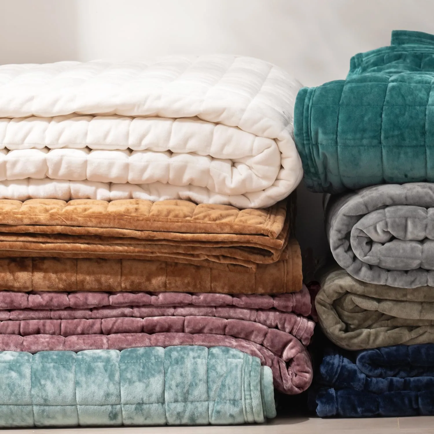 RECYCO Luxury Velvet Quilt Set Full Queen Size, Lightweight Velvet Comforter Set, Oversized Bedspread Coverlet Quilted Bedding Set, with 2 Matching Pillow Shams, for All Season, Dusty Mauve Pink