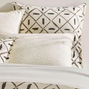 Tatum Ivory Sham, Standard Size, Ivory Graphic Pattern