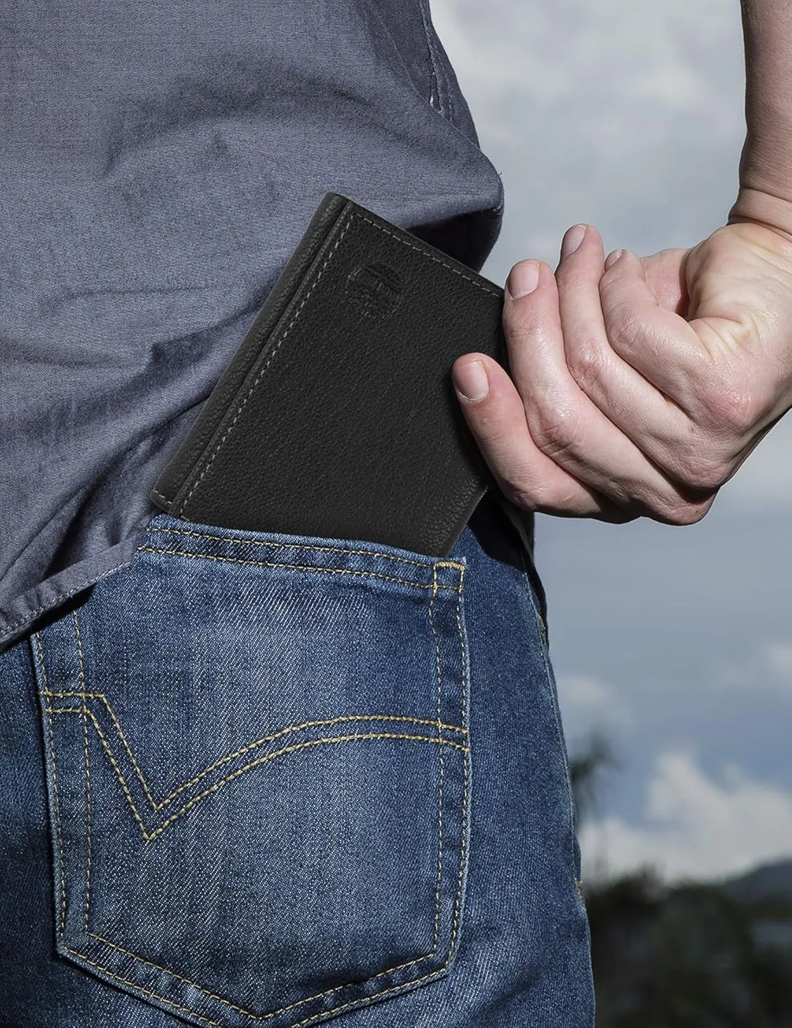 Timberland Men's Genuine Leather Rfid Blocking Trifold Wallet, Black, One Size