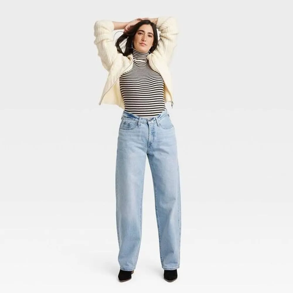 Universal Thread Women's Mid-Rise 90's Baggy Jeans -