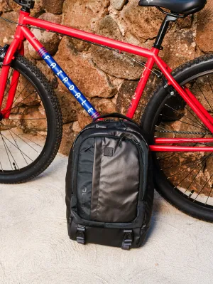Venture Backpack - Black