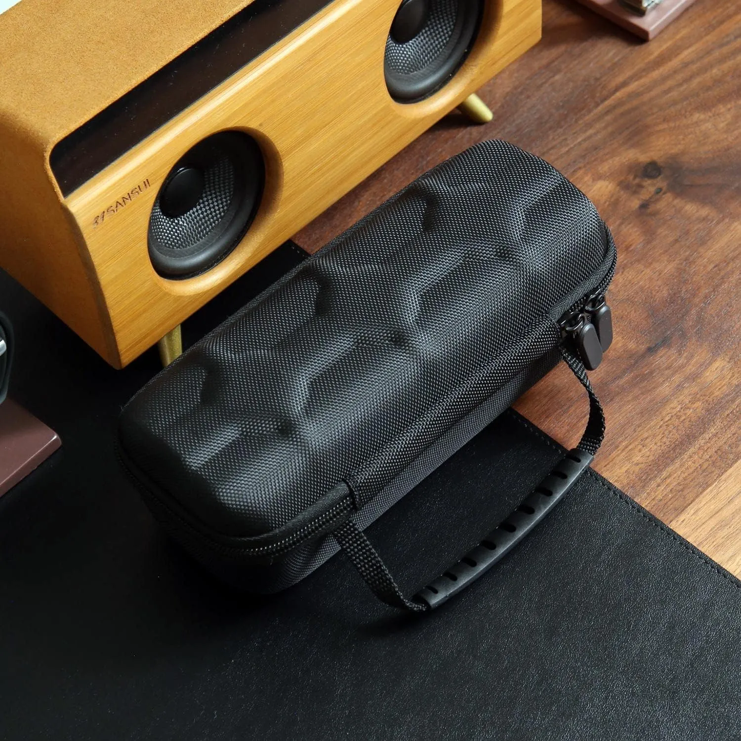 Watch Travel Case for Men and Women Portable Single Watch Storage box and Organizer for Wristwatches and Smart Watches