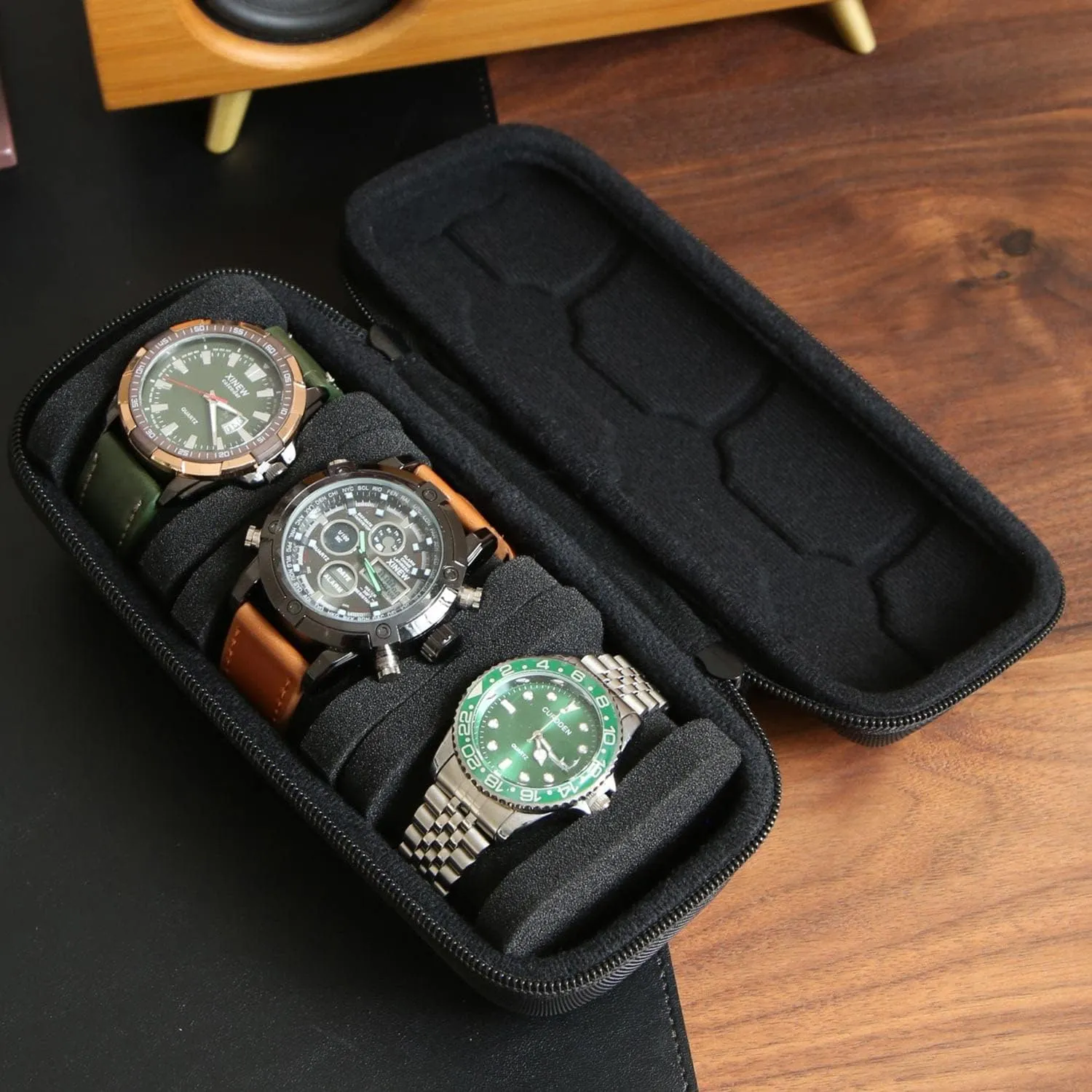 Watch Travel Case for Men and Women Portable Single Watch Storage box and Organizer for Wristwatches and Smart Watches