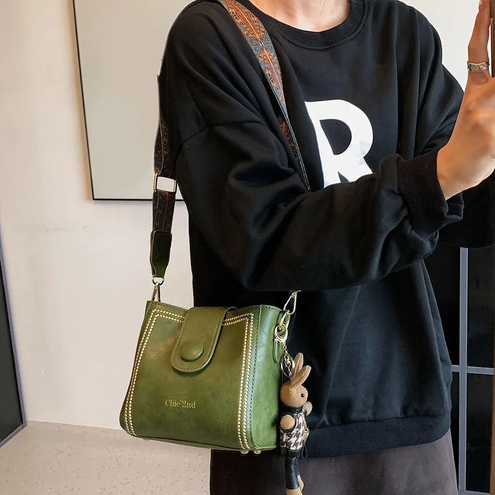 Women Retro Bucket Bag with Pendant Fashion PU Leather Crossbody Bag with Adjustable Wider Shoulder Strap Shoulder Purses