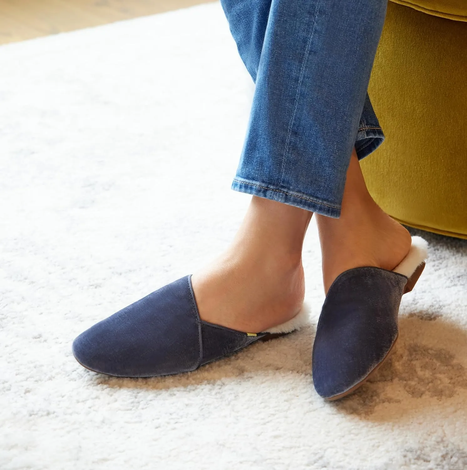 Women’s Slippers – Stylish Indoor Outdoor House Slippers with Arch Support, Memory Foam Cushion, Faux Fur Lining – Anti-Slip Sole, Comfortable & Machine Washable.