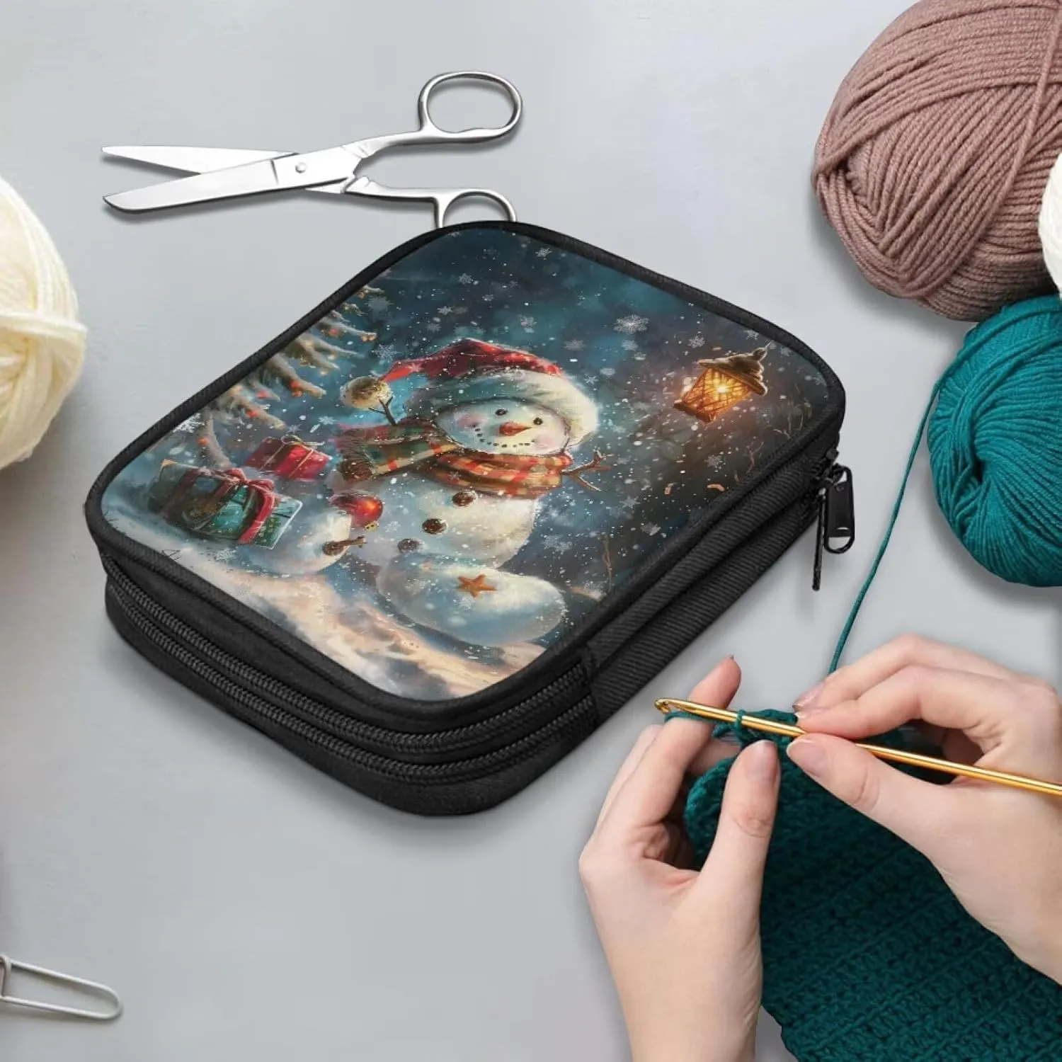 YUVAMAGIMO Christmas Snowman Crochet Hook Case Portable Travel Organizer Zipper Bag Easy to Hold Interchangeable Knitting Needle Case for Various Knitting Needles and Other Accessories
